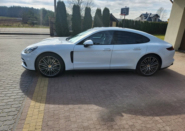 Porsche Panamera cena 338999 przebieg: 109000, rok produkcji 2017 z Ostrołęka małe 667